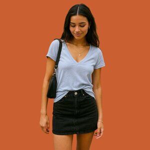 💙 J.Crew Slub Cotton V-Neck Tee in Light Blue (Size M)